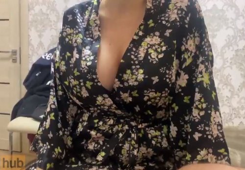 "У меня что-то там вспухло, можешь посмотреть?" Мачеха обманом совратила меня!