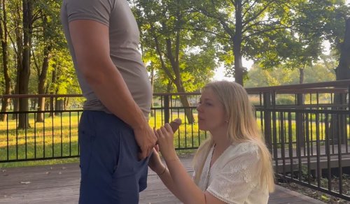 "А давай прямо тут?" - Отсосала другу в парке Питера!